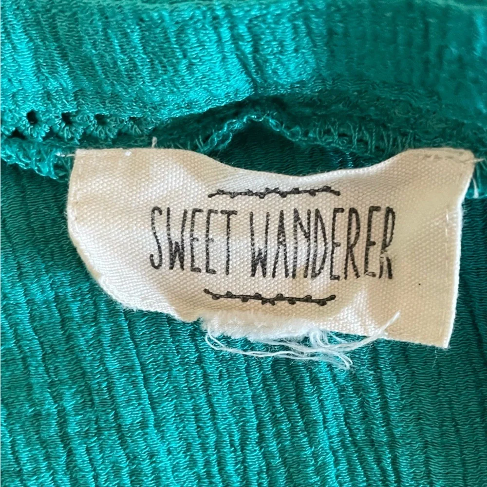 Sweet Wanderer Women's Green Round Neck Tab Sleeve Short Sleeve Top Size S